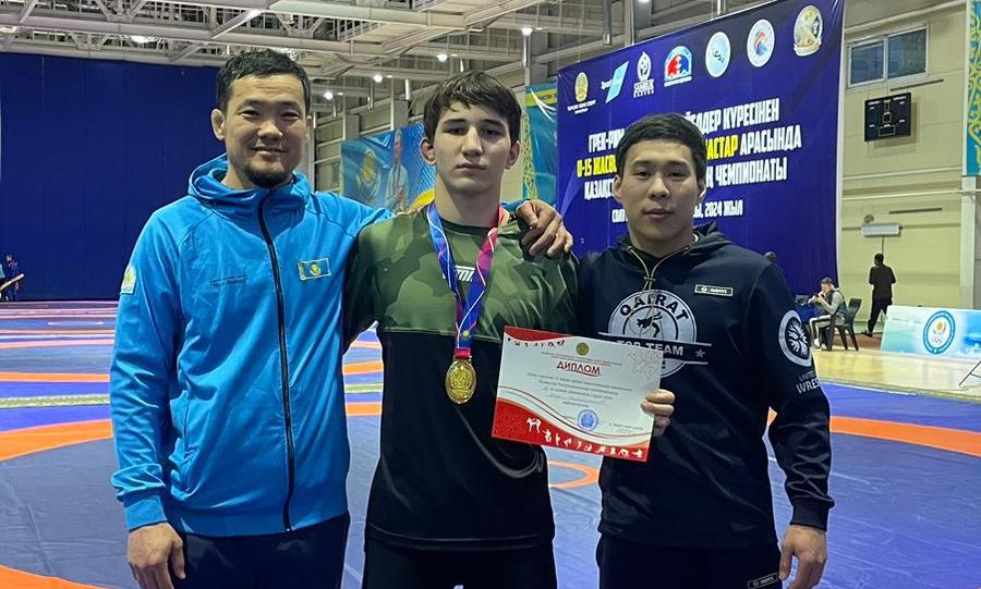 The champion of the championship of the Republic of Kazakhstan in freestyle wrestling among youths U-15 was the athlete of the «Qairat top team» club Elimkhadzhiyev Yussup