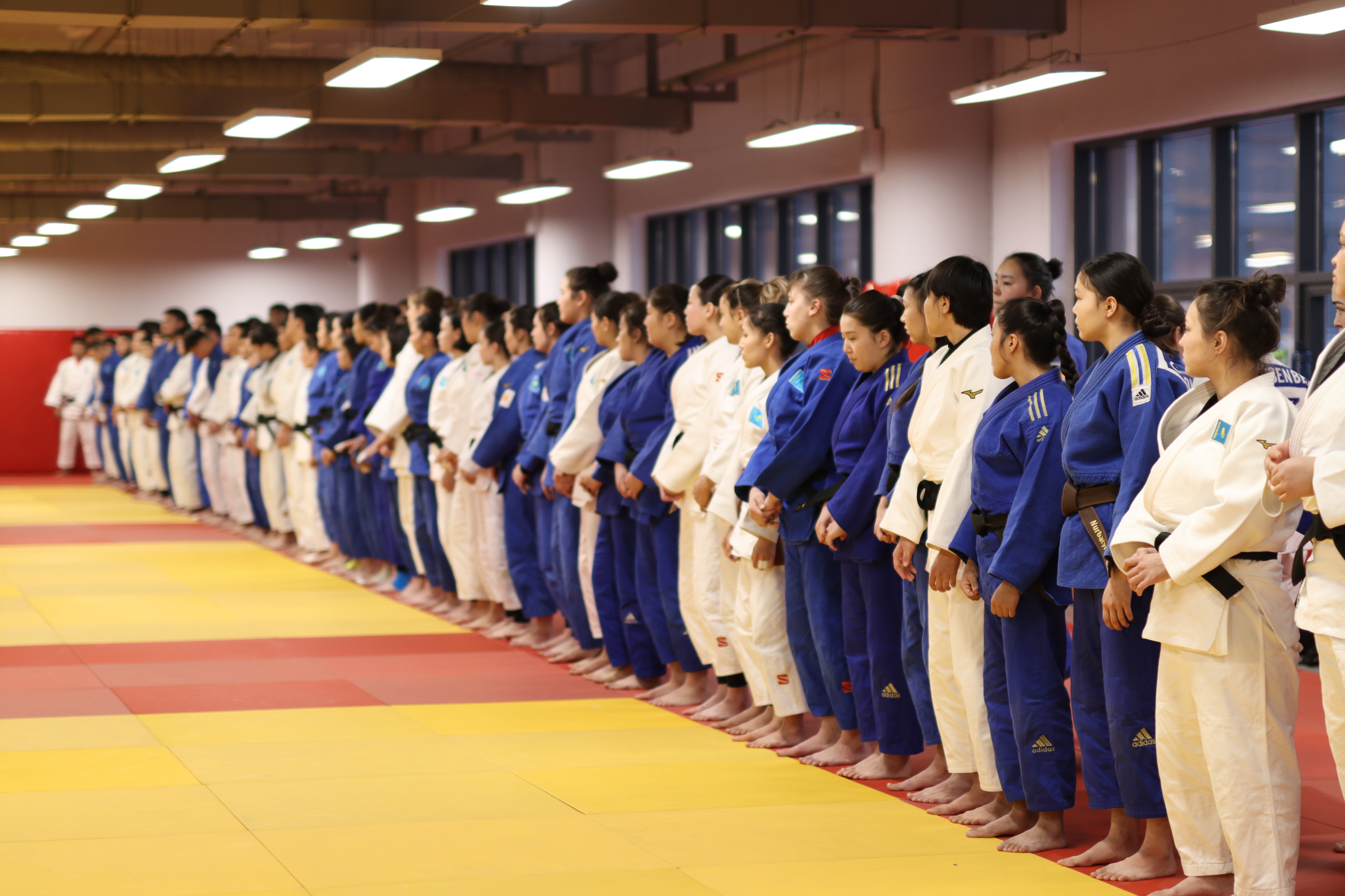 Дзюдодан Ұлттық құрама спортшылары Жақсылық Үшкемпіров атындағы Жекпе-жек сарайында оқу-жаттығу жиындарын өткізуде