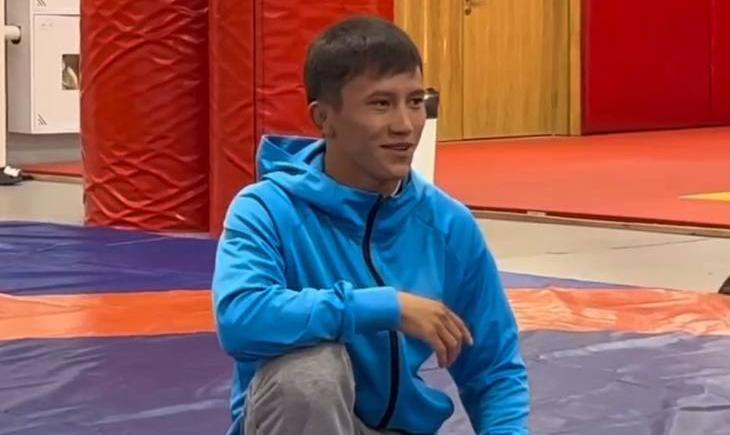 Сегодня во Дворце единоборств им.Ж. Ушкемпирова чемпион мира по греко-римской борьбе среди молодежи U20 Исхар Курбаев встретился с молодыми спортсменами и обменялся опытом