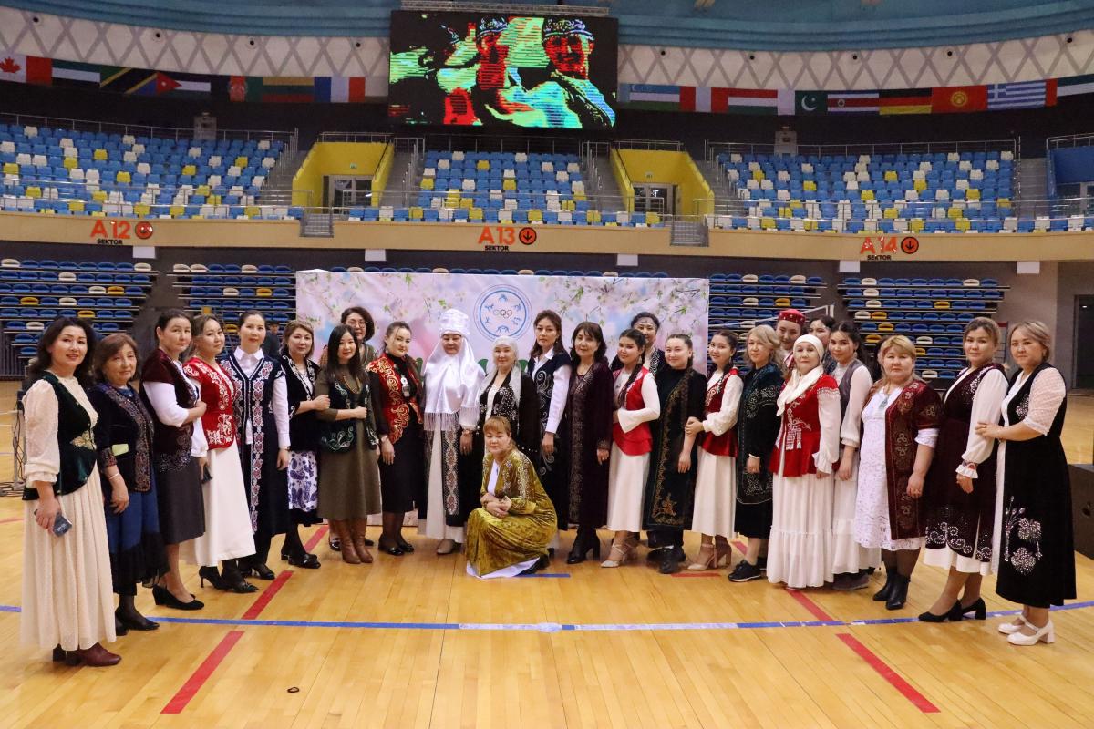 The team of the Olympic training center by types of wrestling, teachers and students of the Academy of Physical Education and Mass Sports jointly celebrated Nauryz