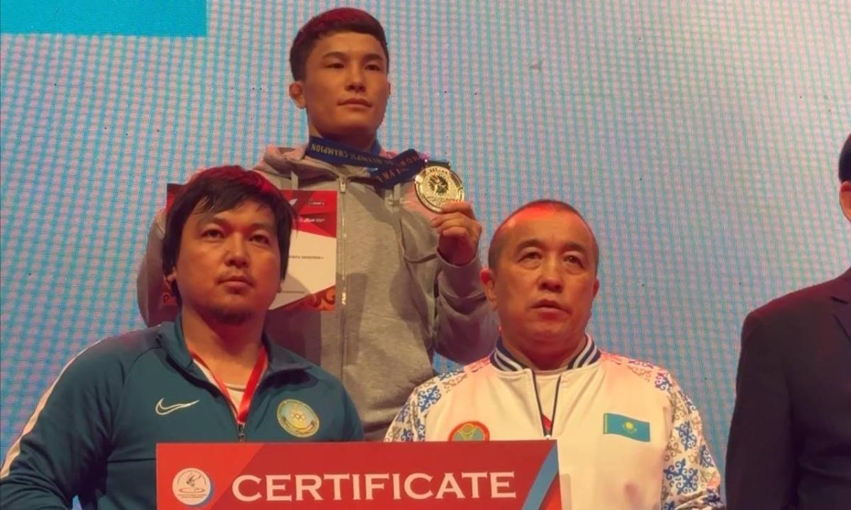 Aitbekov Aibek, a graduate of the Olympic Training Center by types of wrestling, took 2nd place in the weight of 55 kg